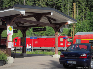 Hier das Beweisfoto - Schild und Uhrzeit... verdammt die Zeitung mit dem Datum fehlt